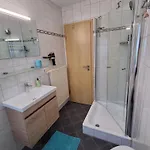 Tobel Lounge דירה