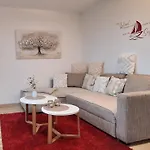 Tobel Lounge Appartement *